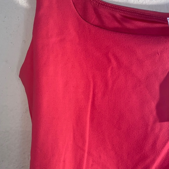 Classic Red Crop Top - Picture 5 of 6